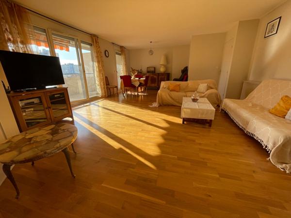 Appartement T3 Villeurbanne Gratte-Ciel 69100 - Traversant Nord / Sud - Balcon à vivre