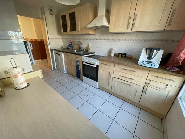 Appartement T3 Villeurbanne Gratte-Ciel 69100 - Traversant Nord / Sud - Balcon à vivre