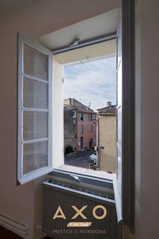 VENTABREN - CENTRE VILLE HISTORIQUE - MAISON DE VILLE - T5 - 140 M2 - 465 000