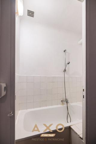 VENTABREN - CENTRE VILLE HISTORIQUE - MAISON DE VILLE - T5 - 140 M2 - 465 000