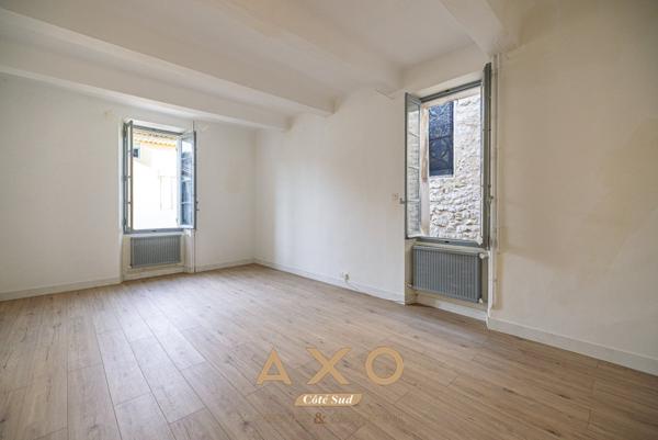 VENTABREN - CENTRE VILLE HISTORIQUE - MAISON DE VILLE - T5 - 140 M2 - 465 000