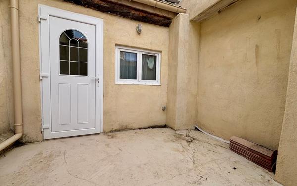 Immeuble à vendre    5 pièces • 100 m2 Vauvert