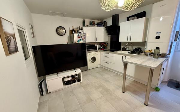 Immeuble à vendre    5 pièces • 100 m2 Vauvert