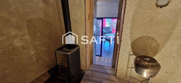 maison atypique offrant un havre de paix avec vue dégagée