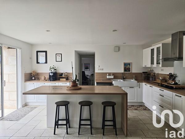 House for sale 7 rooms 198 m² Fontenay-le-Comte