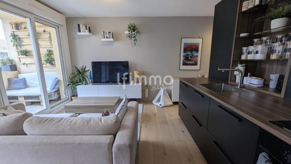 Rives du Lez - T2 rénové avec Terrasse et Parking