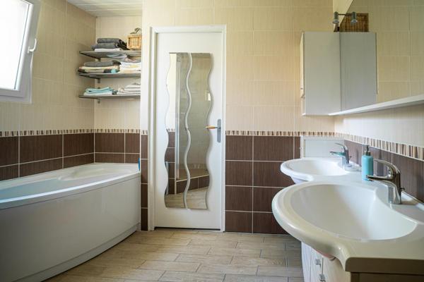 MARVIVO Maison 144M² + piscine à 200m de la plage