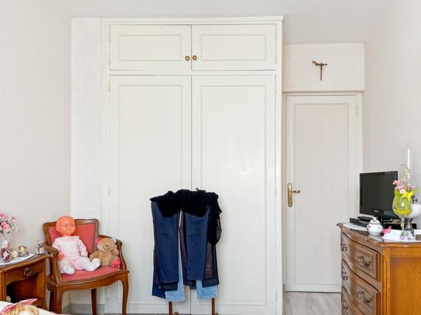 Appartement
         4 pièces
        - 84 m² 75 900 € *