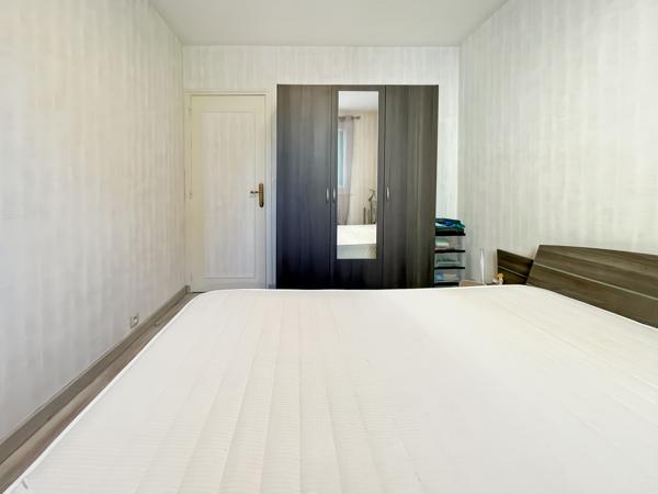 Appartement
         4 pièces
        - 84 m² 75 900 € *