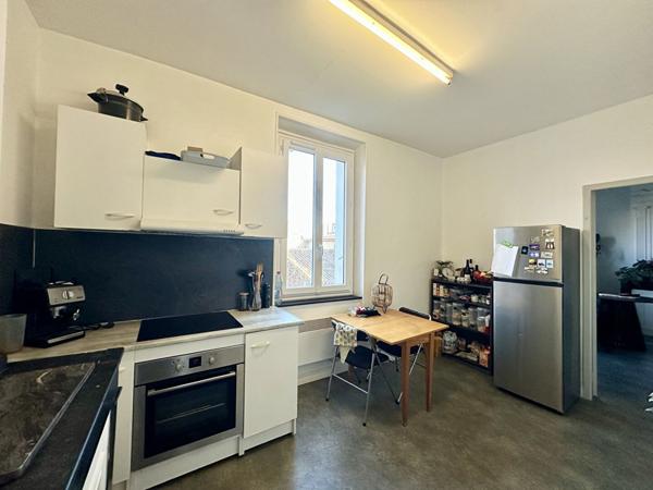 APPARTEMENT DEUX CHAMBRES AVEC JARDIN COMMUN