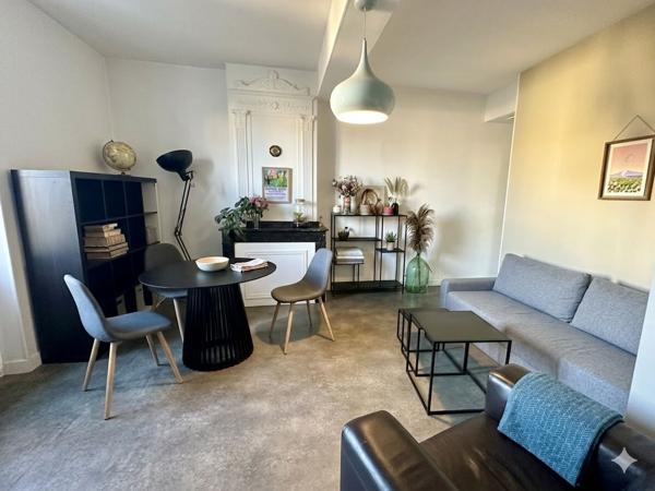 APPARTEMENT DEUX CHAMBRES AVEC JARDIN COMMUN