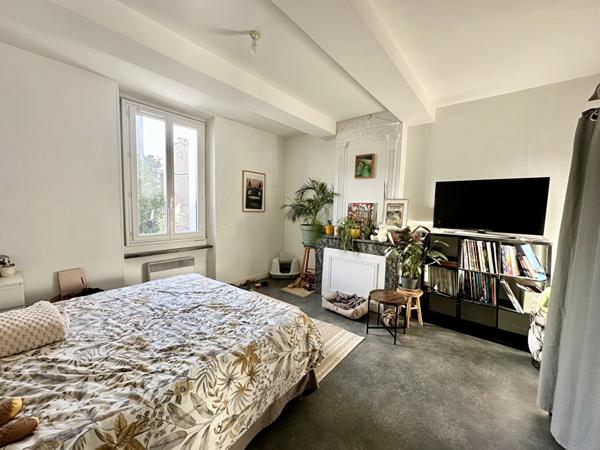 APPARTEMENT DEUX CHAMBRES AVEC JARDIN COMMUN