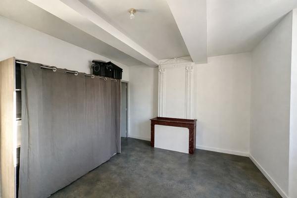 APPARTEMENT DEUX CHAMBRES AVEC JARDIN COMMUN