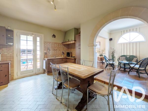 Maison à vendre 6 pièces 158 m² Léognan