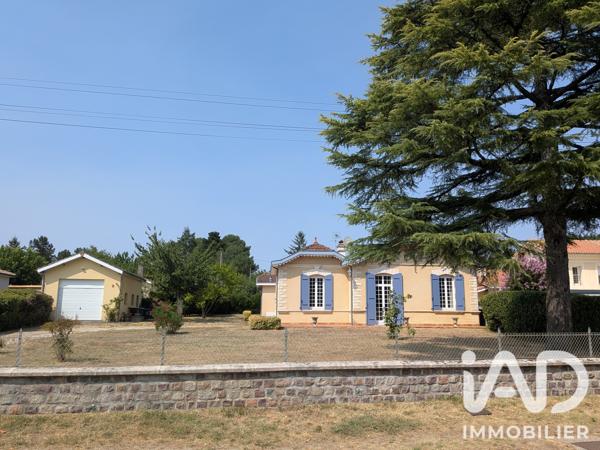 Maison à vendre 6 pièces 158 m² Léognan
