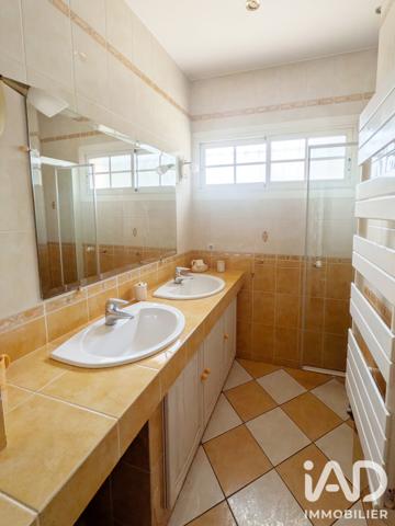 Maison à vendre 6 pièces 158 m² Léognan