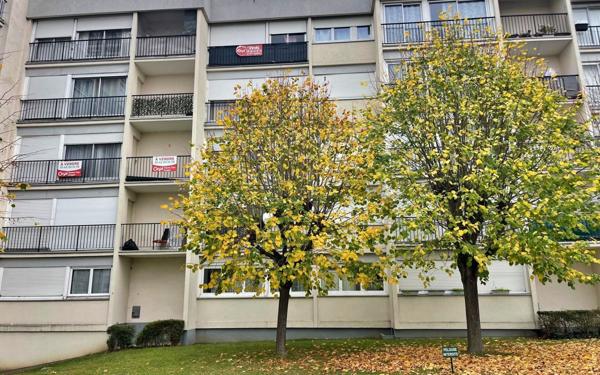 Appartement à vendre    2 pièces • 49,37 m2 Clichy-sous-Bois