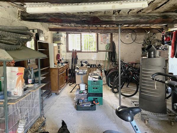 Maison Thoard 3 pièces 74 m2 + 170m2 dépendances sur 3.6 hectares