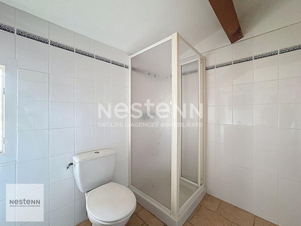 Maison de type 5 d'environ 180m² sur un terrain de 1000m² avec piscine