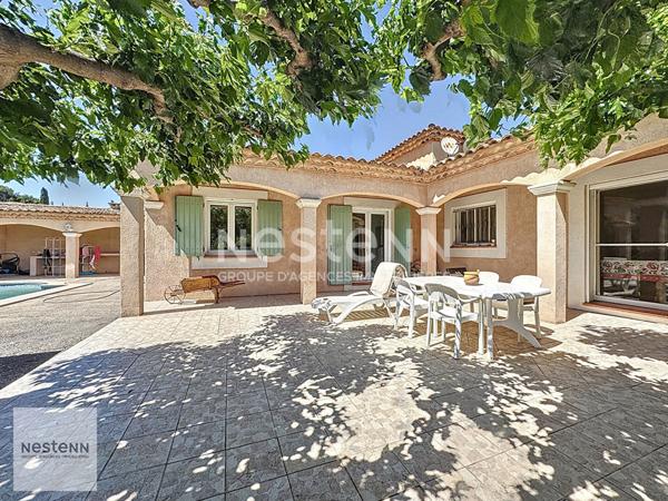 Maison de type 5 d'environ 180m² sur un terrain de 1000m² avec piscine