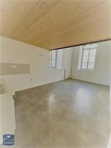 Appartement à louer 4 pièces 82.5m²