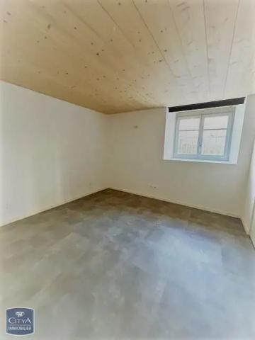 Appartement à louer 4 pièces 82.5m²