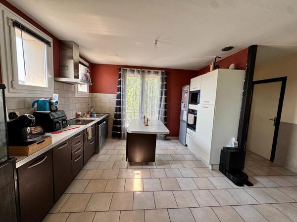 Maison 4 chambres avec grand sous-sol aménageable