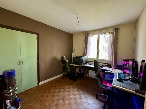 Maison 4 chambres avec grand sous-sol aménageable