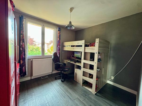 Maison 4 chambres avec grand sous-sol aménageable