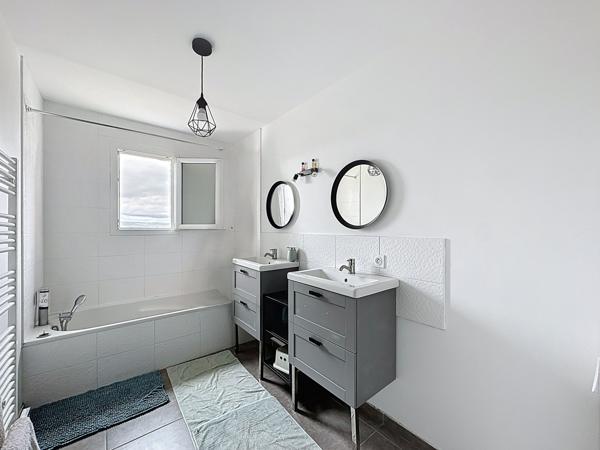 Maison 7 pièces - 170 m² Exclusivité efficity