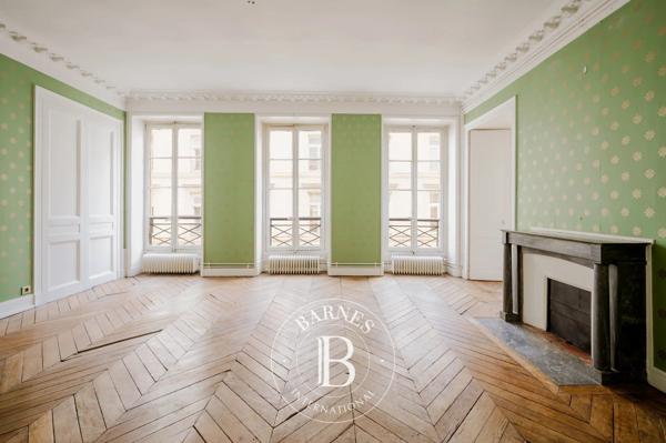 Paris 9ème, Appartement 3 Chambres -  120 m² à vendre