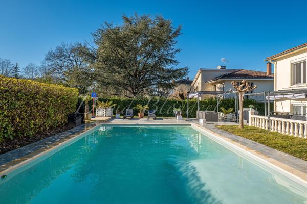 Grande maison familiale - piscine - GRAULHET