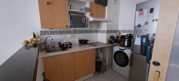 Appartement 3 pièces avec un balcon dans une résidence récente et 2 places de parking loué 780 € CC