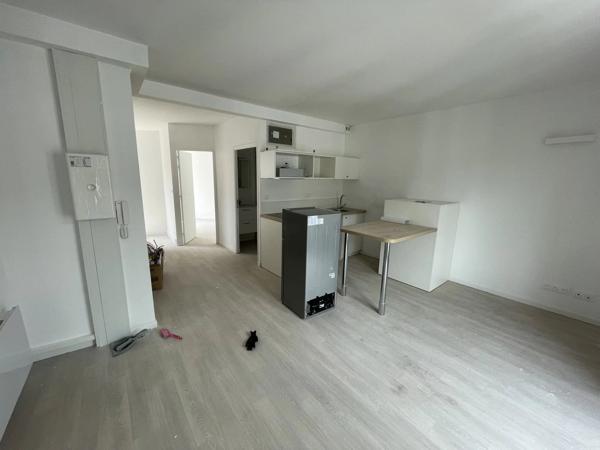 Location                                                      Appartement
                        
                     3 pièces                      62 m2                     à Saint-Quentin