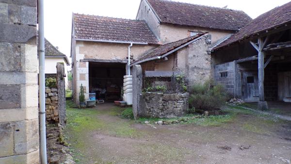 Ainay-le-Château – Maison de village avec deux appartements indépendants Ainay-le-Château (03360)