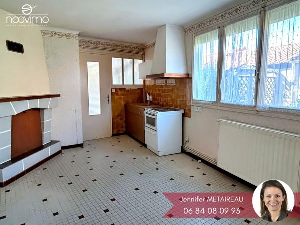 Maison ancienne à rénover 2 chambres + bureau avec dépendance et hangar