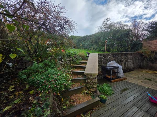 Maison de ville de 117 m², 5 chambres avec terrain à PANISSIERES