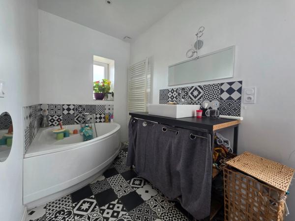 Maison de ville de 117 m², 5 chambres avec terrain à PANISSIERES