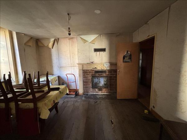 Maison à vendre |  Châlus |  5 pièces | 145 m²