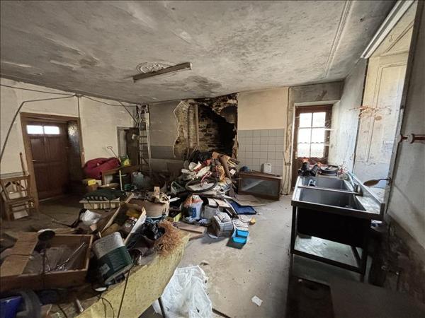 Maison à vendre |  Châlus |  5 pièces | 145 m²