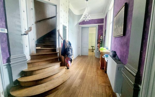 Maison à vendre    11 pièces •  Château-Thierry