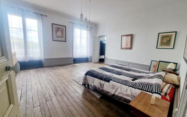 Maison à vendre    11 pièces •  Château-Thierry