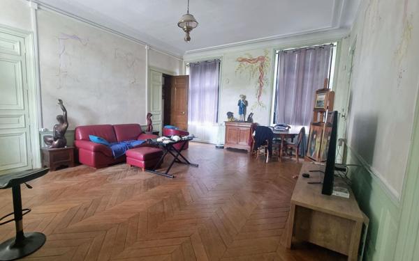 Maison à vendre    11 pièces •  Château-Thierry