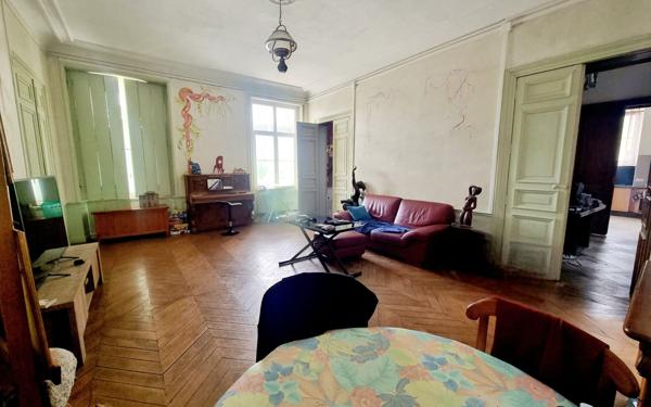 Maison à vendre    11 pièces •  Château-Thierry