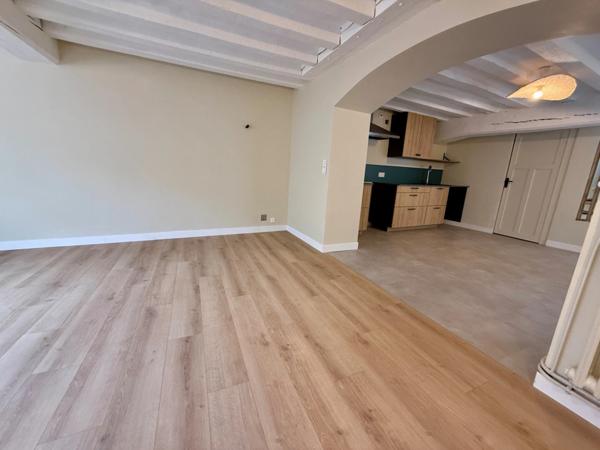 Maison-Appartement rénovée – Centre-ville de Tiercé