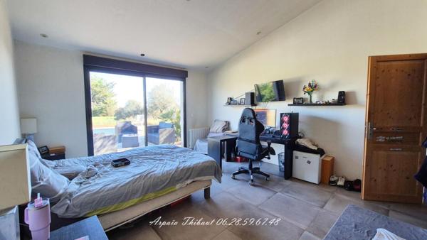 Maison de plain-pied 192 m² sur plus de 8 000 m² ? Fort potentiel pour création de gîtes ou chambres d'hôtes