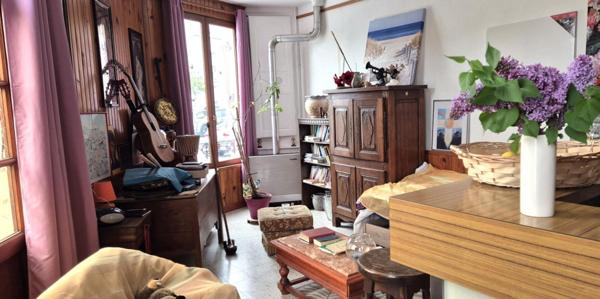 Bel ensemble Immobilier de Rapport et Rentabilité Locative de 200 m² à Rénover avec Cave, Parking extérieur Gratuit et Terrain de 160 m²