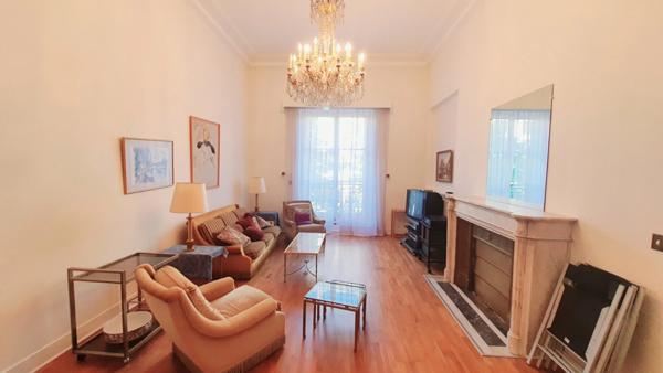 Dpt Paris (75), à vendre PARIS 8EME ARRONDISSEMENT appartement T2 de 85 m²