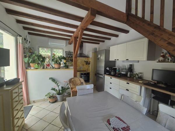SALERNES Propriété à fort potentiel locatif : 3 maisons et appartement indépendant