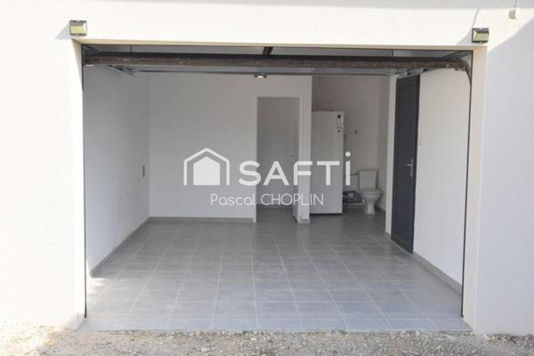 Magnifique villa lumineuse de plain pied avec piscine.